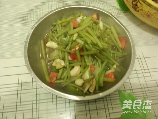 清炒手撕红薯梗