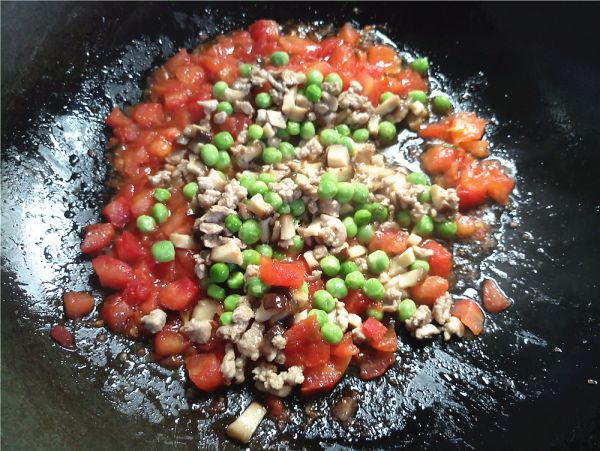 番茄豌豆肉酱意面