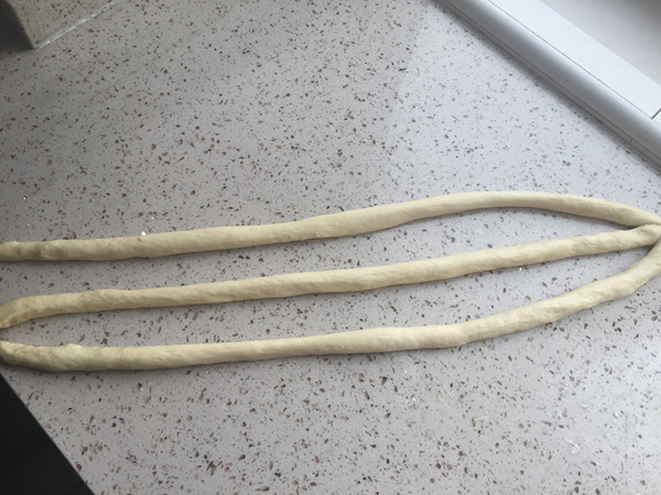 牛奶中种辫子面包