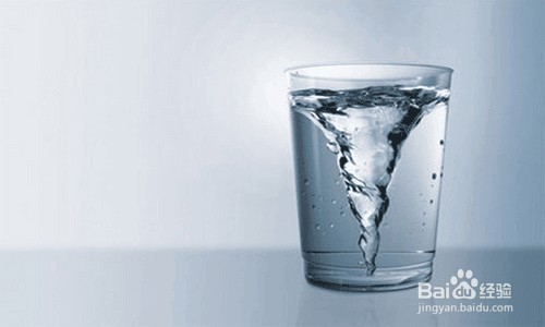 为什么每天要多喝水呢？