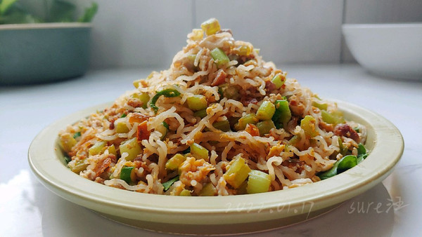 肉酱蛋碎芹菜粉