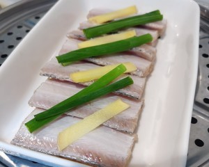 这样做的清蒸带鱼很美味