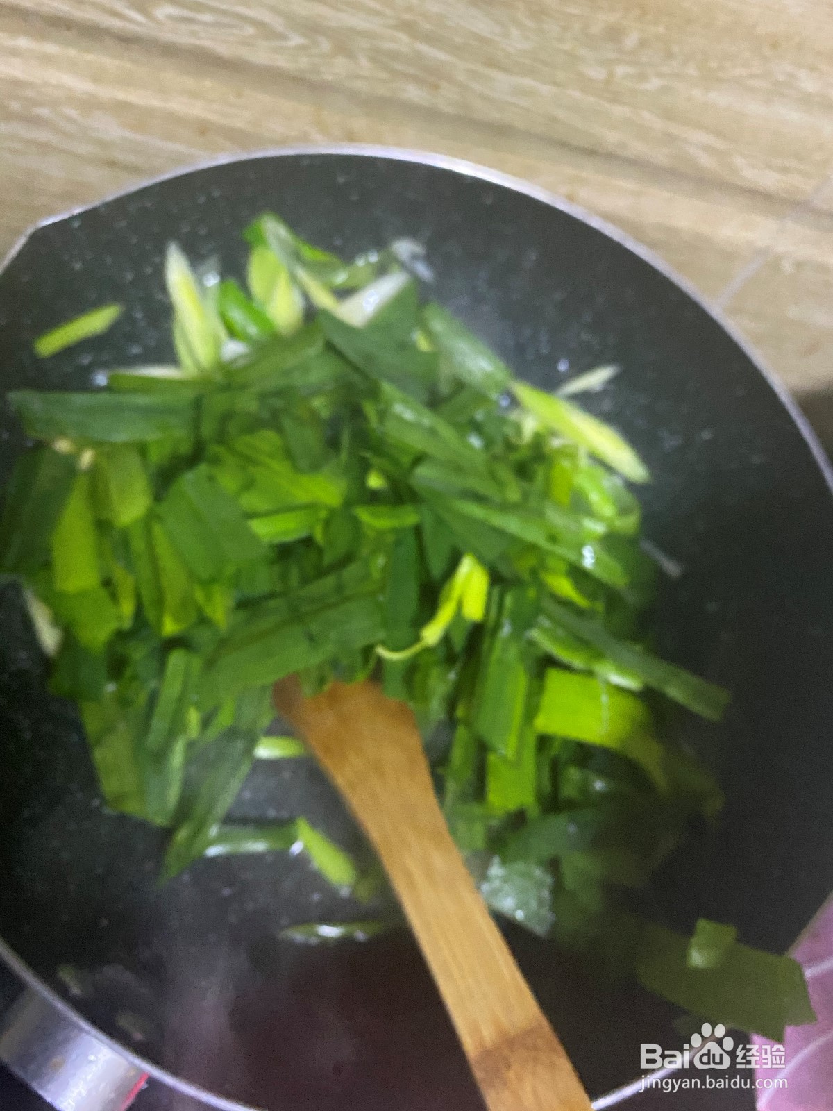 家常菜—-腊肠炒蒜苗