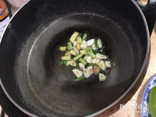 家常菜荷兰豆炒木耳的做法