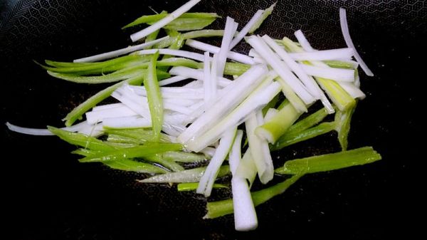 芹椒牛肉葱炒面