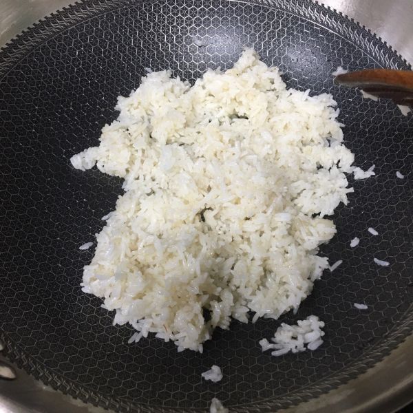 鲜蔬咖喱蛋炒饭