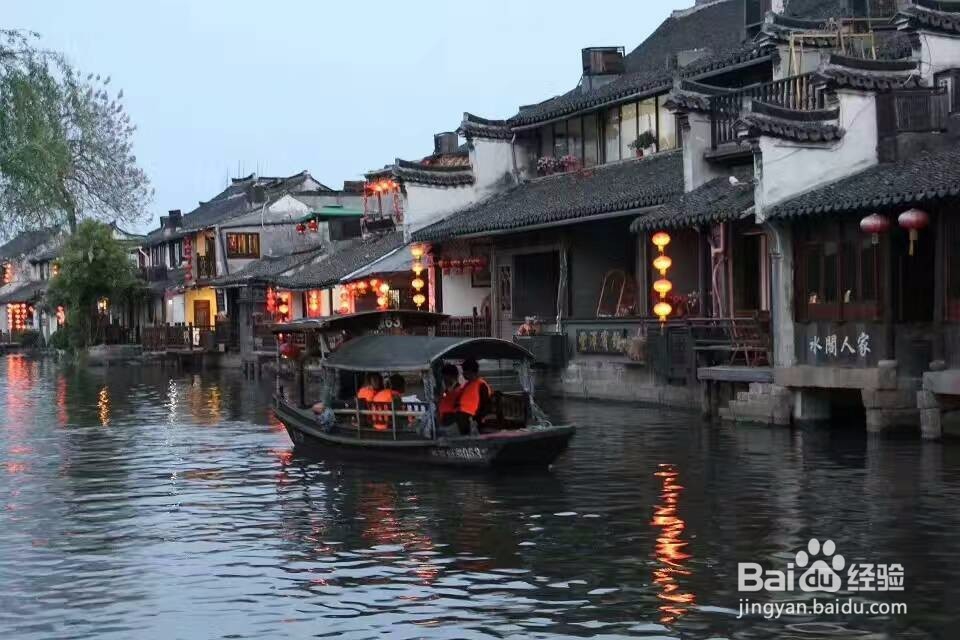 春游好去处,4月花儿相映红。