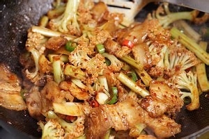 怎么做干锅五花肉花菜