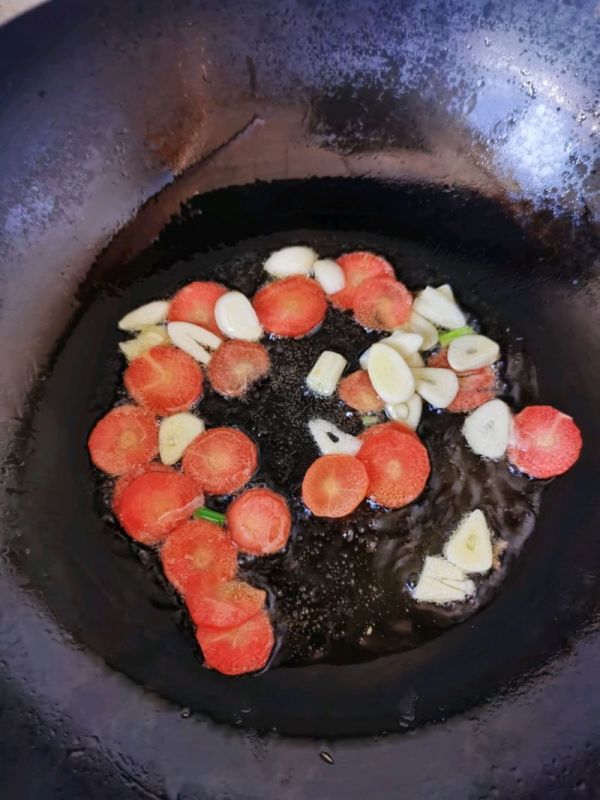 番茄浓汤烩金针菇