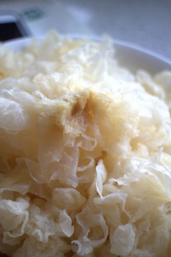 银耳红枣莲子羹