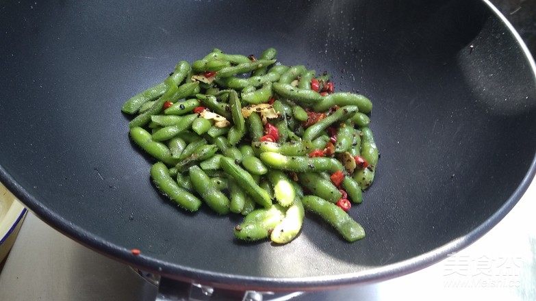 麻辣毛豆的做法