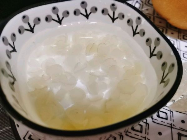 雪莲子丰水梨糖水