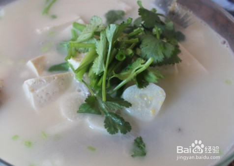 鲫鱼汤怎么炖好喝又营养下奶