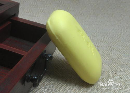 如何将发黄的鞋子变白