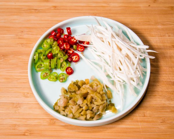 快手酸汤鲜虾面