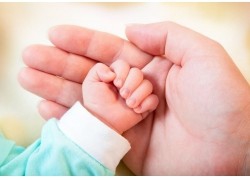 急性中耳炎有哪些表现？