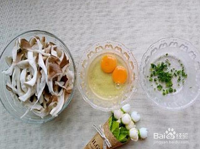 蘑菇鸡蛋汤的做法