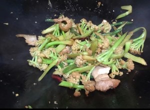 #初冬吃什么#香辣干锅花菜的做法