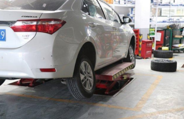 70迈胎压监测仪如何安装和使用