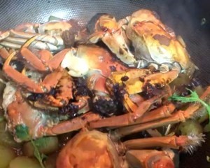 香辣油焖大闸蟹做法