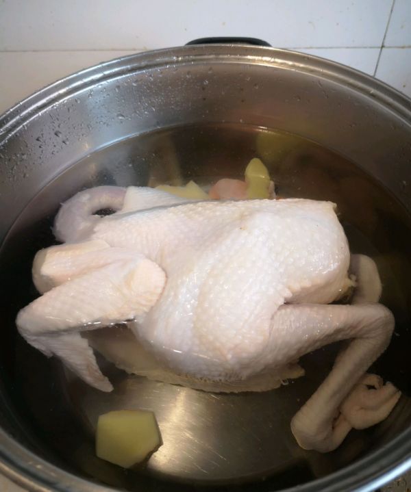 愛心参芪鸡汤煲