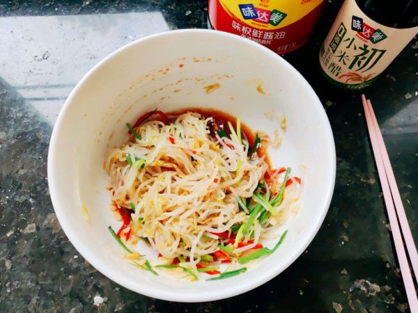 酸酸甜甜脆爽绿豆芽