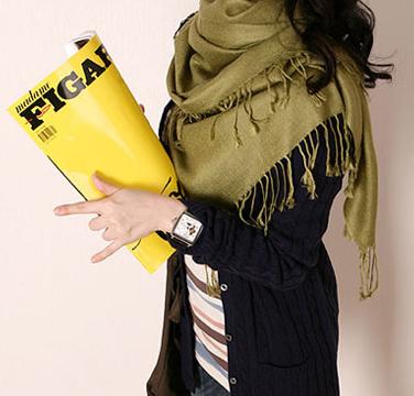 献给美女——近百种围巾的系法和搭配