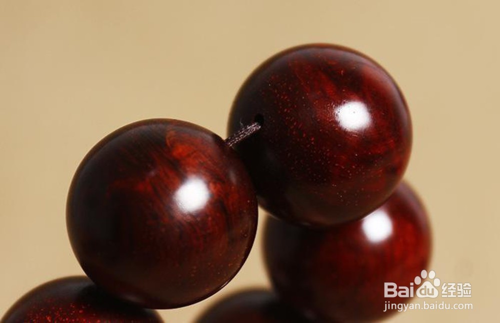 怎么鉴别小叶紫檀手串的最不容易上当方法