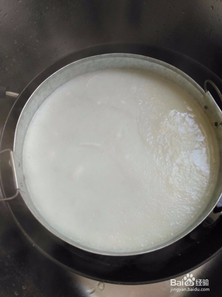 教你如何自己在家制作可口的凉皮。