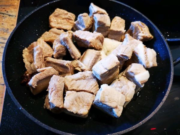 霉干菜香芋红烧肉