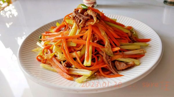 胡炒萝卜芹肉丝