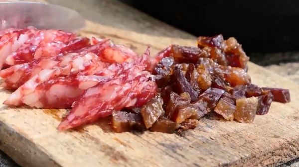 加拿大北极虾腊味煲仔饭