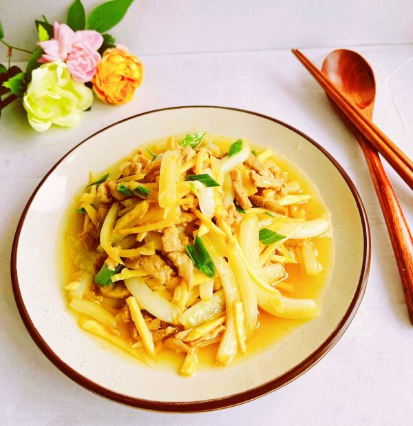 冬笋肉丝炒白菜