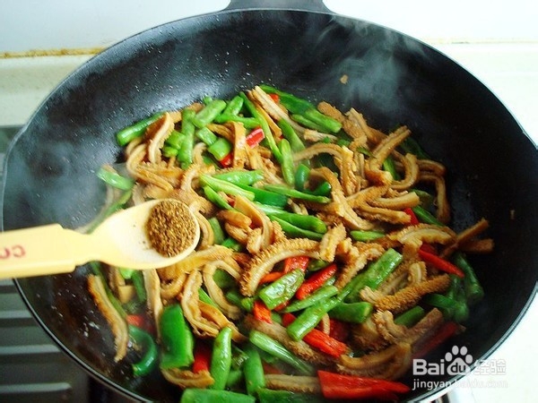 豆角炒牛肚怎么做？