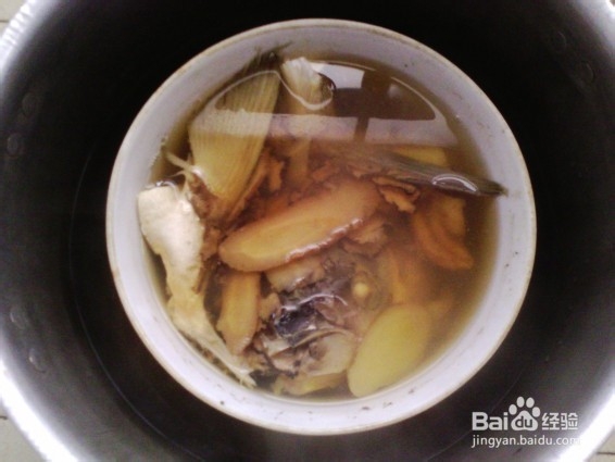 天麻川芎白芷姜片炖鱼头