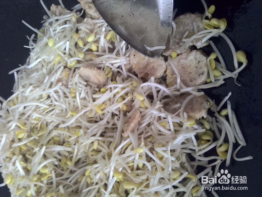 豆芽炒肉饼片