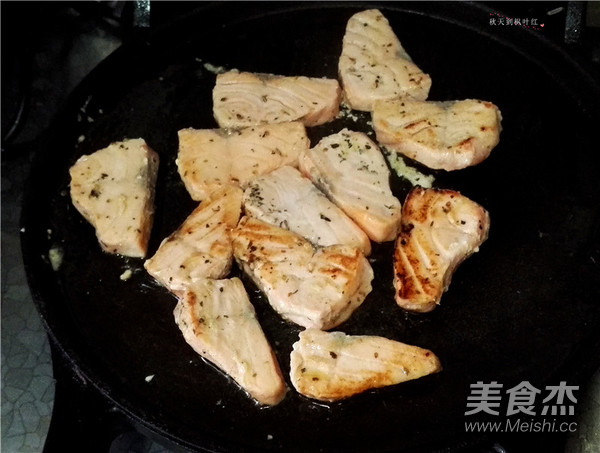 三文鱼果蔬南瓜盅