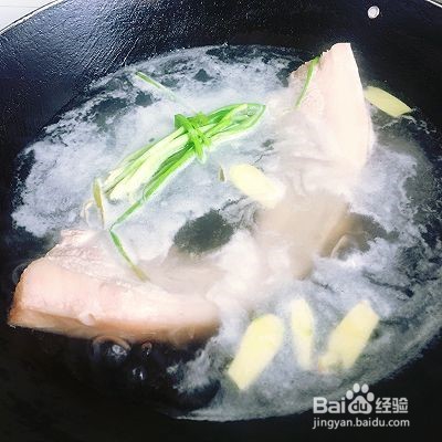 砂锅炖红烧肉