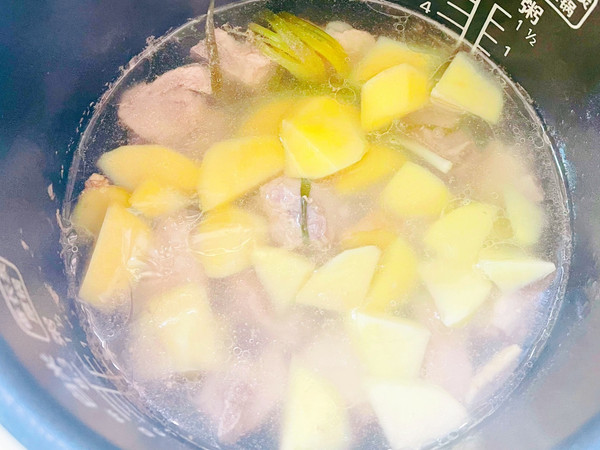 秋日肉排蕃茄红汤