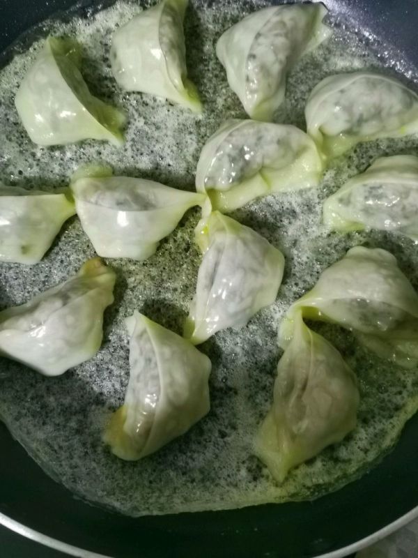 蕾丝冰花煎馄饨