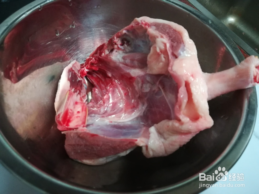 笋干煲鸭汤的步骤