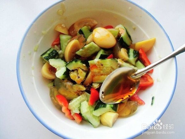 如何做美味的皮蛋拌黄瓜