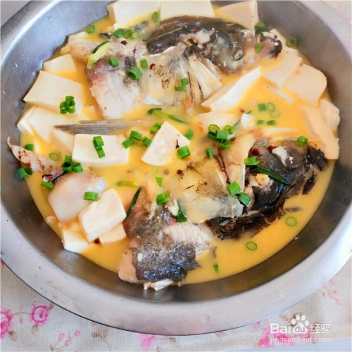 魚頭燉豆腐做法