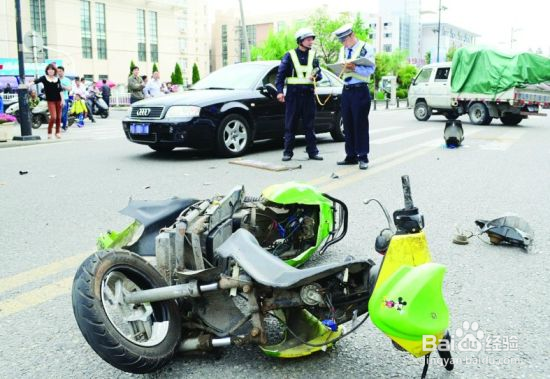 汽车被电瓶车撞了怎么处理