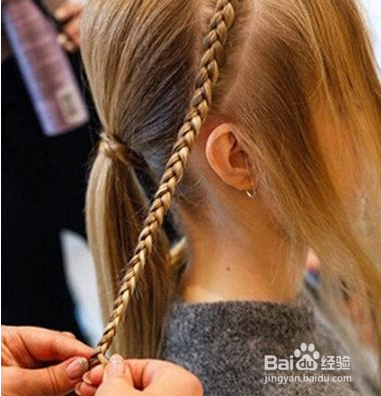 欧美低马尾麻花辫编法