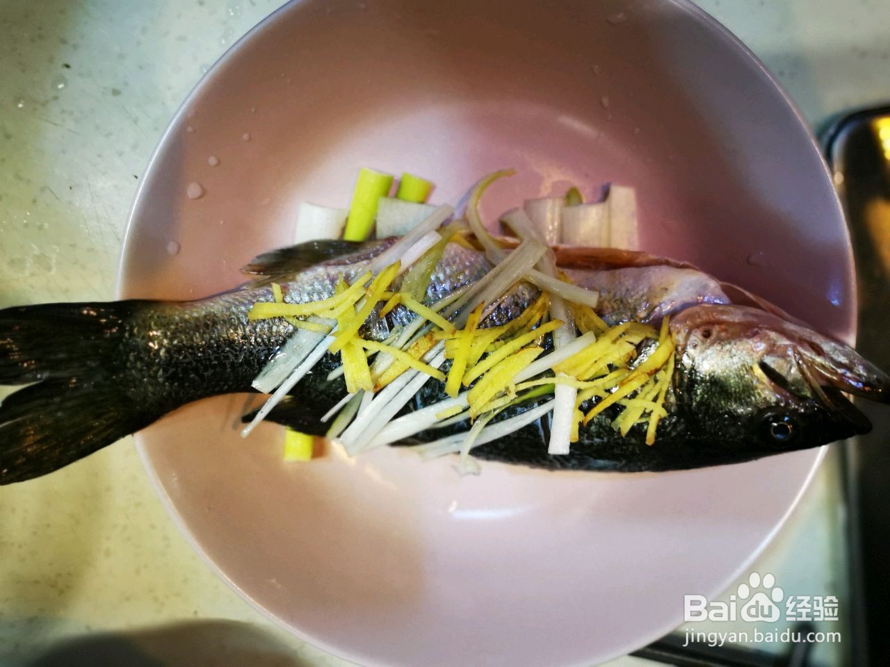 清蒸鲈鱼的简单做法