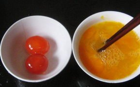 多彩蒸三蛋做法