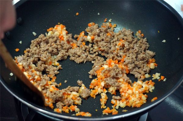 红萝卜马蹄炒肉末