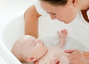 宝宝红屁股洗护的小贴士。