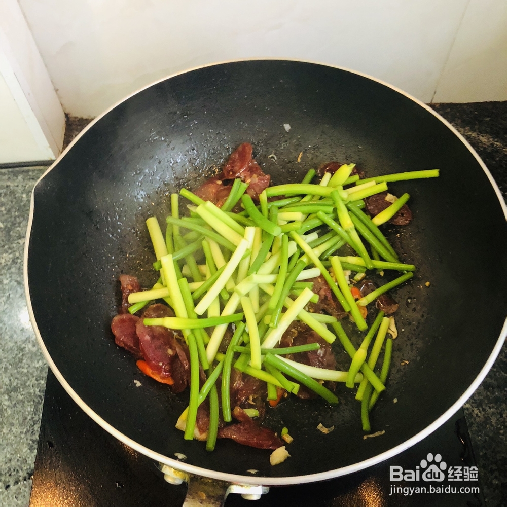 赞不绝口的蒜薹炒腊肠
